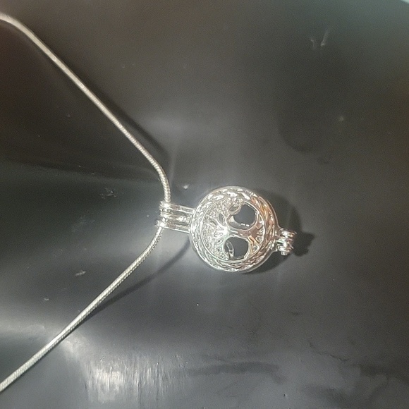 New Tree Of Life Pearl Cage Necklace 18 Inch Chain Silver Plated - Picture 2 of 2